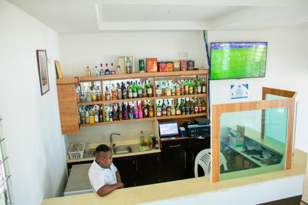 Bar